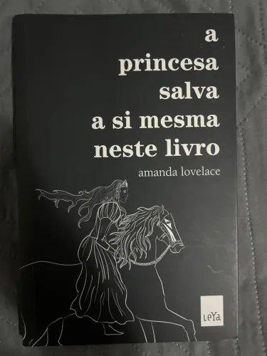 A Princesa Salva a Si Mesma Neste Livro - Amanda Lovelace
