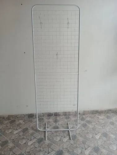 Painel de metal