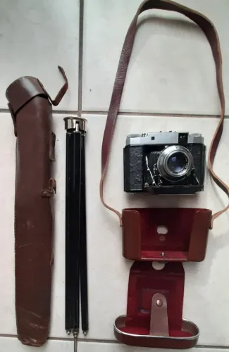 Câmera analógica Zeiss Ikon Super Ikonta + tripé + estojo Originais