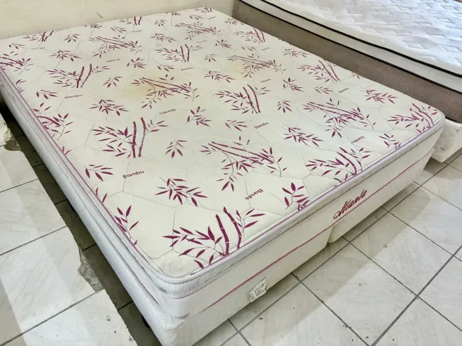 Cama Box de casal Queen , cama Queen