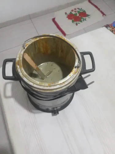 Panela elétrica p/ depilação.