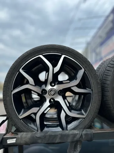 Rodas novas Fiat aro 17 pneus novos 