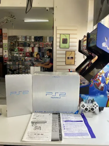CONSOLE PLAYSTATION 2 FAT SATIM SILVER SCPH-50000 (JPN) NA CAIXA SEMINOVO - SONY