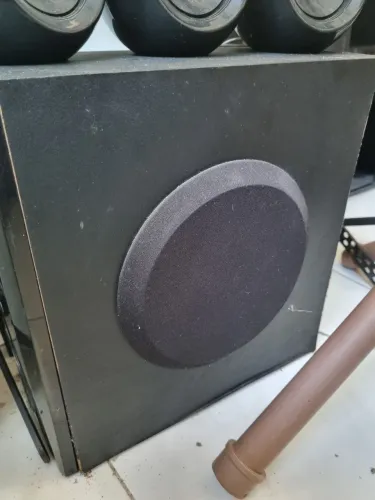 Subwoofer para Home Theater. Troco em violão