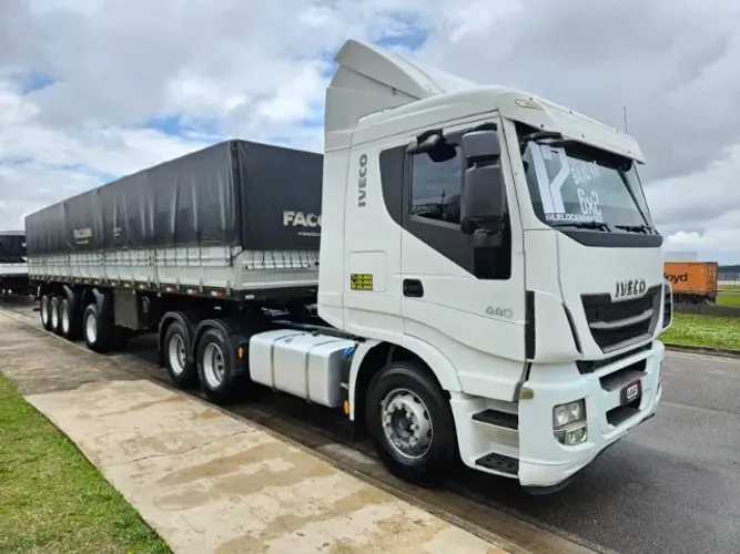 Iveco Hiway 440 6x2 ano 17 repasse + 4 Eixo Facchini ano 23 compensado naval 13.5x1.80