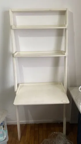 Escrivaninha com peateleiras Tok Stok