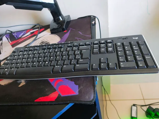 Teclado sem fio Logitech k270