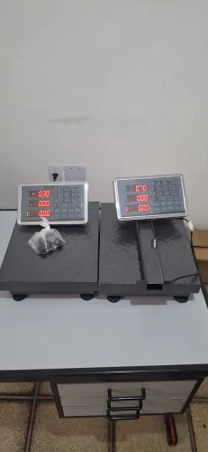 Balanças Comerciais - Novas- 200 kg  com Mastro e sem Mastro