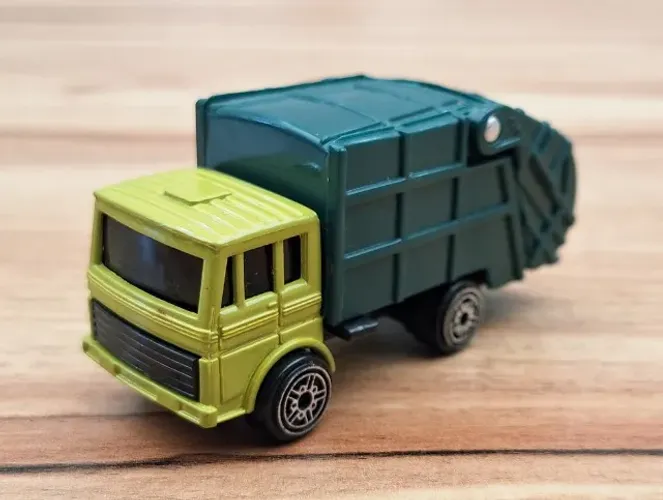 Maisto Disposal Truck - Fresh Metal Series (Loose)