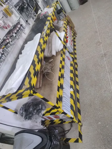 Bancada em Metalon Tampo de MDF e Borracha