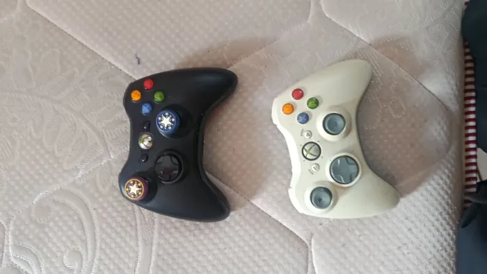 Controle original de xbox 360 cada um 100 Reais 