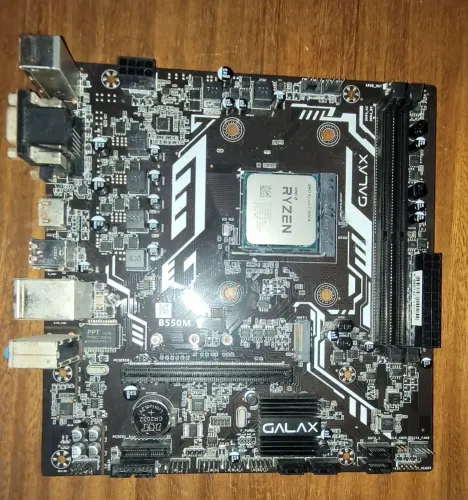 Placa-Mãe Galax B550 (COM DEFEITO / Para Conserto ou Peças)