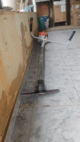 Vende-se roçadeira Stihl FS 220 original e profissional