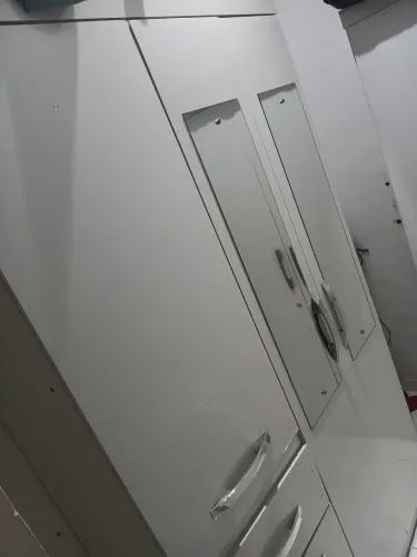GUARDA-ROUPA CINZA USADO