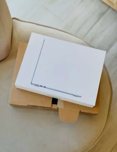 MACBOOK /AIR M5 