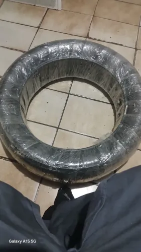 Pneu para t-cross novo
