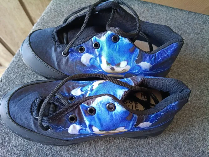 Vendo tênis Sonic n34 para criança
