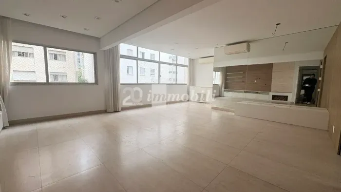 Apartamento com 3 dormitórios, 1 suíte e 1 vaga, 125 m²