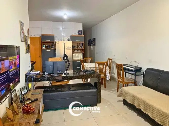 Casa com 3 Quartos(1 suíte), porcelanato e 2 Vagas à Venda no Jardim Califórnia, Goiânia