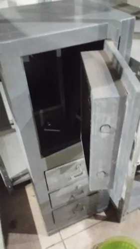 Cofre em aço