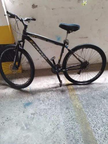 Bicicleta aro 29 em bom estado.