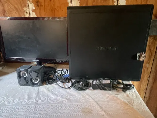 PC Positivo Completo com Monitor Samsung e Caixas de Som