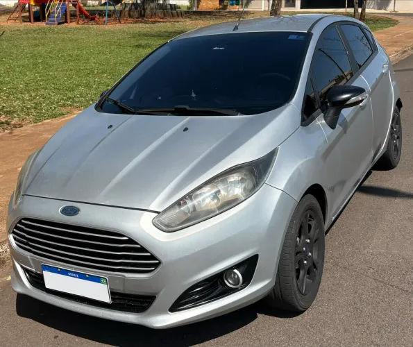Ford Fiesta 1.5 16V Flex Mec. 5P 2014