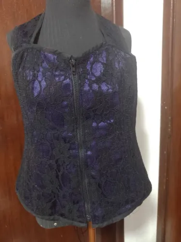 Corset roxo forrado com renda preta tamanho G