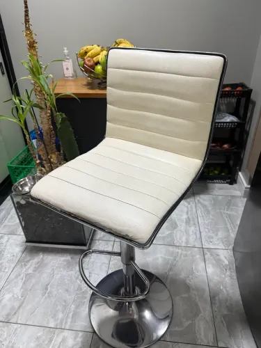 Kit com 4 banquetas altas giratórias com ajuste de altura