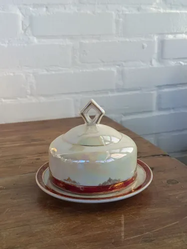 mantegueira em porcelana fios de ouro antigo antiquario decoração colecionador raro louça