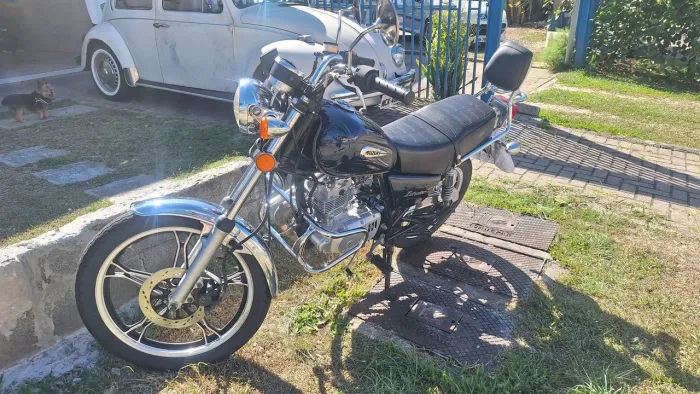Vende-se Suzuki Intruder 125cc
