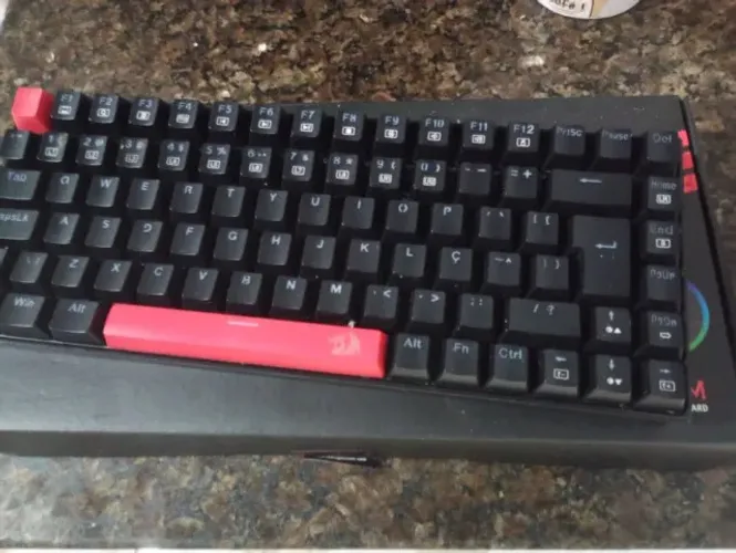 Teclado Mecânico Reddragon Phantom 75% (NOVO)