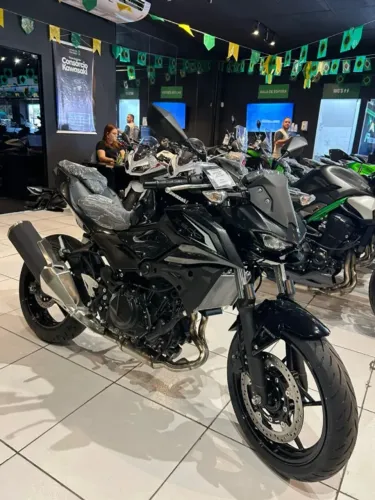 KAWASAKI Z500 SE PRETA 2026