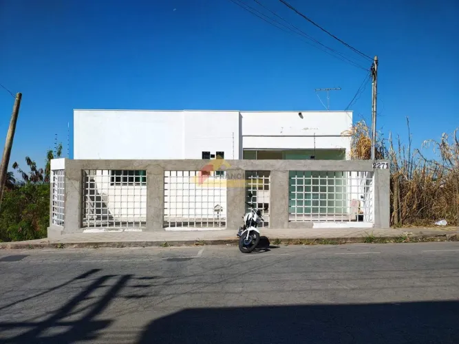Casa Comercial para aluguel, 3 quartos, 1 suíte, 12 vagas, São José - Divinópolis/MG