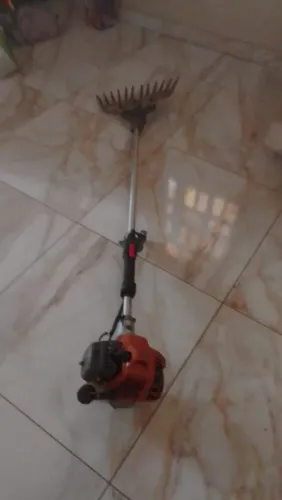 Vendo essa máquina de roçadeira tá com a mãozinha 