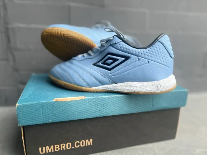 Chuteira indoor Umbro Tocco III Premier