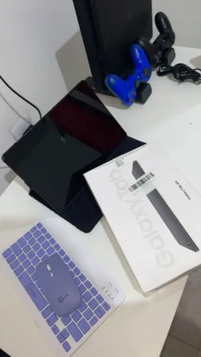 Tablet A9+ <br>Com Capa, Caixa, Carregador, Mouse e Teclado