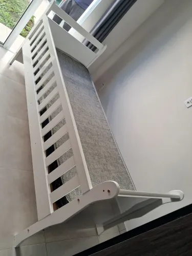 Vendo cama solteiro com grade infantil