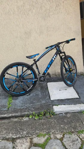 Bicicleta VTEC Aro 29 com rodas de liga e freio a disco