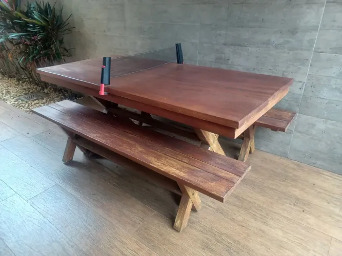 Mesa e bancos madeira maciça
