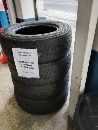 4" Pneus semi novos Pirelli // Michelin medidas 255//65//17 para QQ modelo de apic-Up.900$