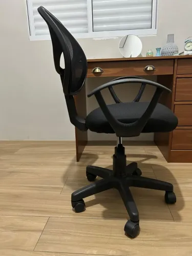 Cadeira de escritório.