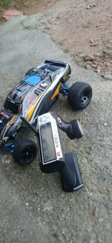 Automodelo rustler