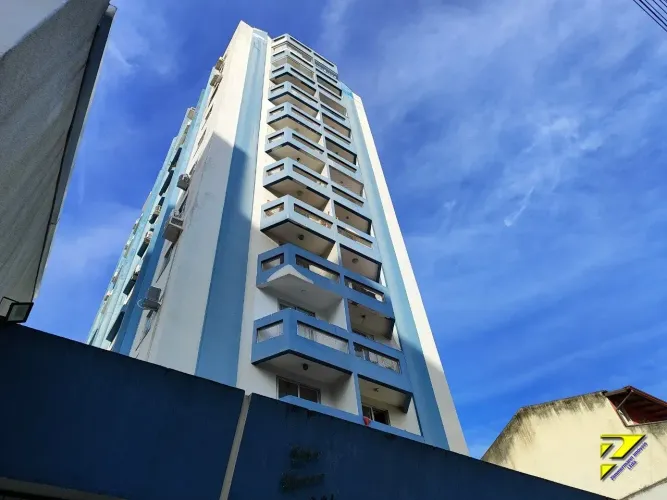 Apartamento para locação no Centro de Florianópolis