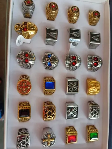 Anéis branco e dourado 30 cada