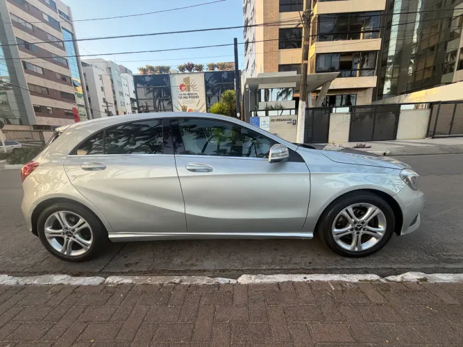 Mercedes-Benz Classe A 200 1.6 TB 16V Urban 156cv Aut. 2014
