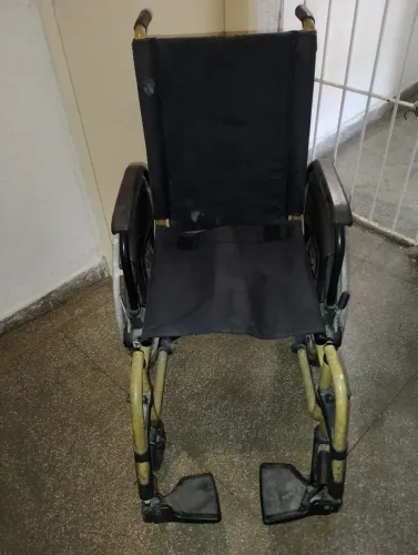 Vendo cadeira de rodas ortobras