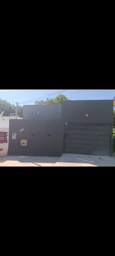 Casa a venda no bairro Dona Heloina: Possui 2 quartos sala conjugada, cozinha,garagem.