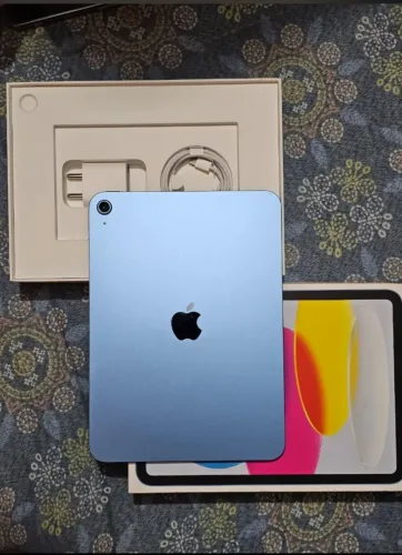 iPad 11 A16 128G com capa e película.