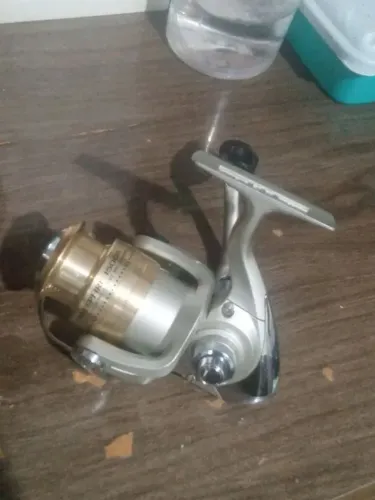 Molinete Daiwa sweepfire 1500